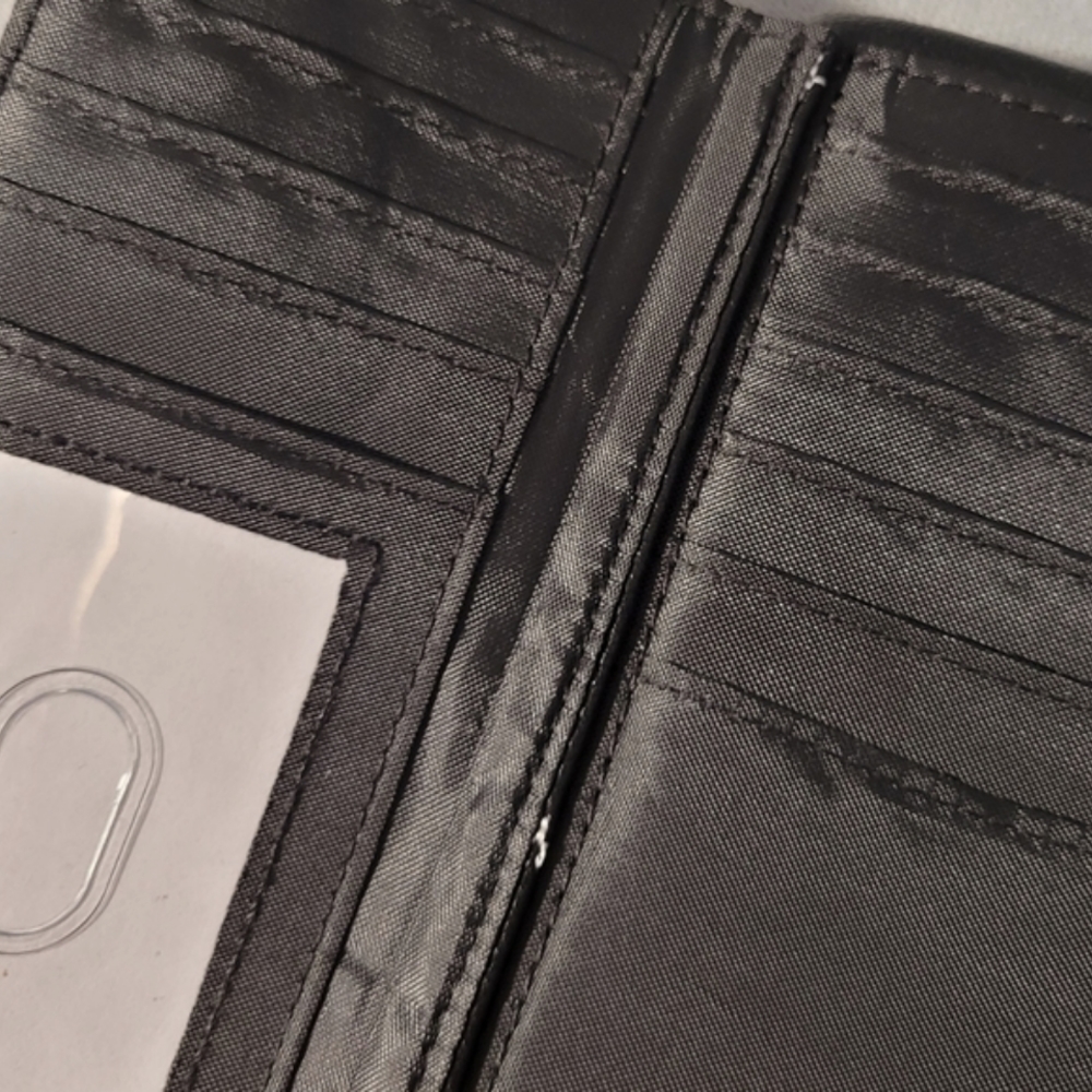 Batman trifold wallet/clutch with zip. - Picture 14 of 15